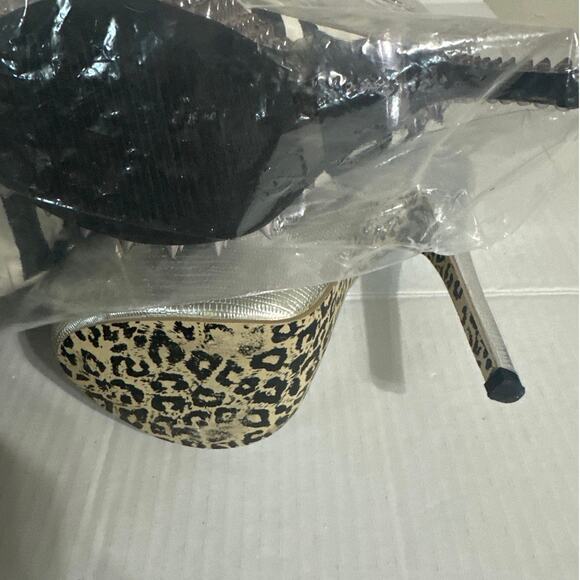 Ami Club wear Silver stiletto knee boots 6.5 with silver see pics for flaws - Picture 14 of 14